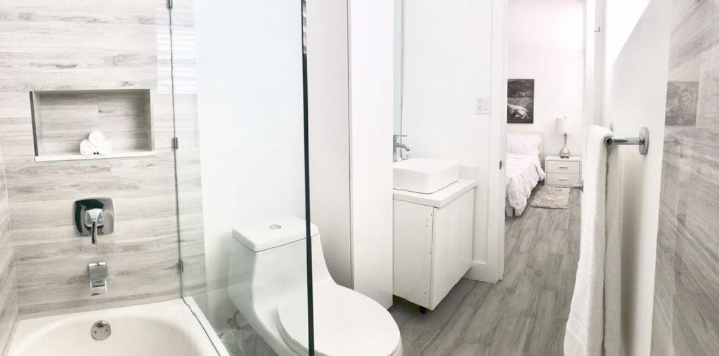 Modern & New,Excellent Location Miamiアパートメント エクステリア 写真