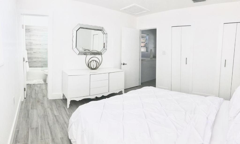 Modern & New,Excellent Location Miamiアパートメント エクステリア 写真