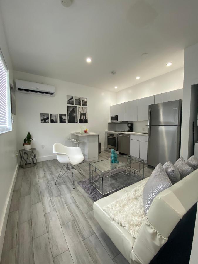 Modern & New,Excellent Location Miamiアパートメント エクステリア 写真