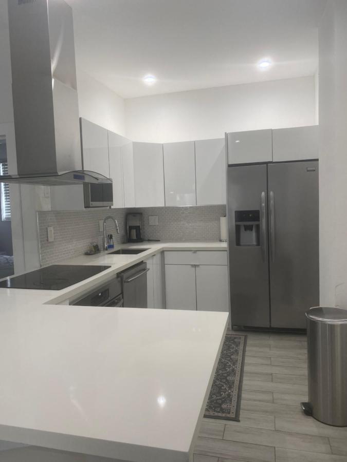 Modern & New,Excellent Location Miamiアパートメント エクステリア 写真